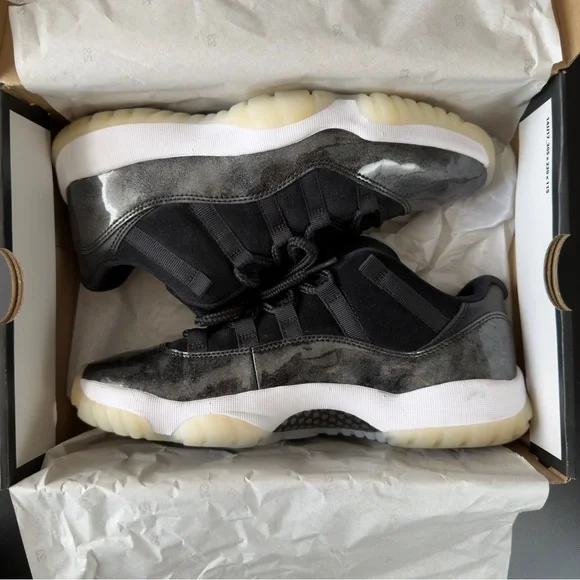 2017 Air Jordan 11 Retro Low  display picture 2